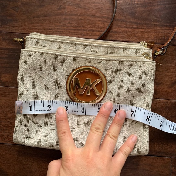 MK Cream Leather Crossbody Bag - Picture 8 of 8